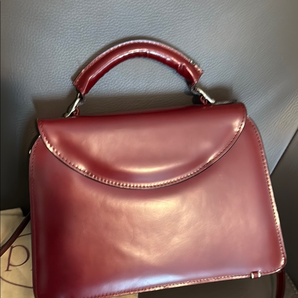Pratesi Leather Satchel with Structured Italian Design and Silver Metal Clasp. - Picture 3 of 5